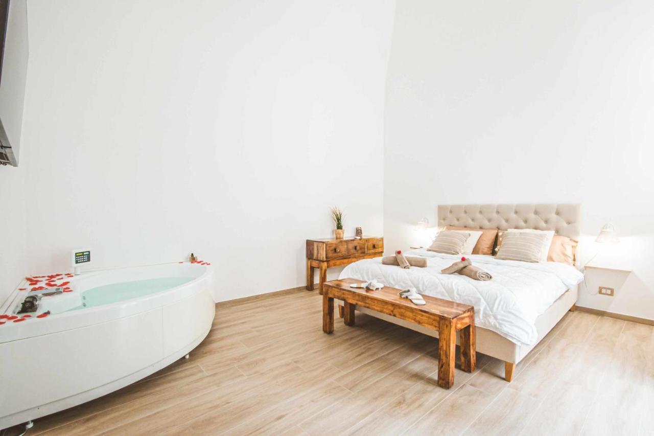 Cas358 Luxury Suite Bari Exterior foto