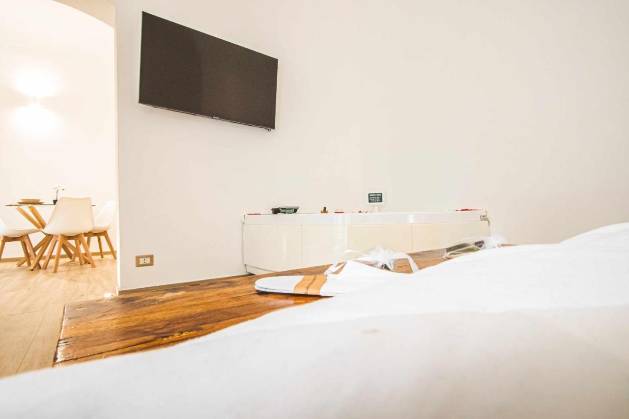 Cas358 Luxury Suite Bari Exterior foto